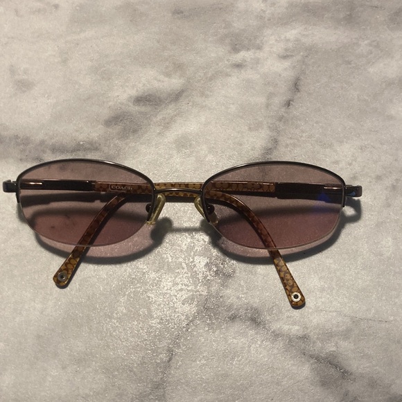 Coach - Picture 2 of 16